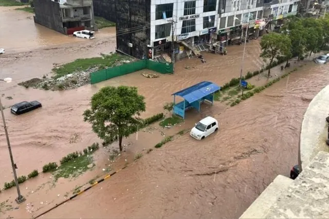 প্রবল বন্যার কবলে পাকিস্তান, নামানো হল সেনা