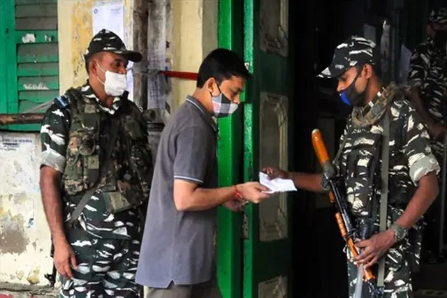 ১২১ নম্বর ওয়ার্ডে অবাধ ছাপ্পার অভিযোগ