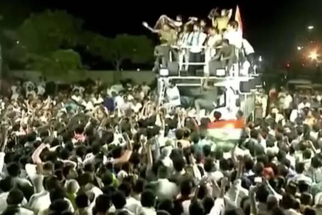 কংগ্রেস সভাপতিকে লক্ষ্য করে ছোঁড়া হল ডিম