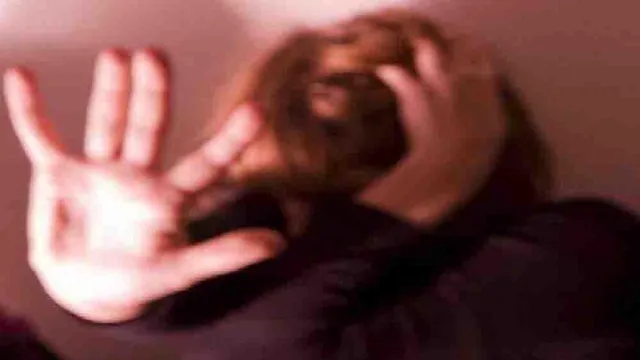 আলিপুরে আদালতের এজলাসে মহিলা আইনজীবীকে বেদম মার