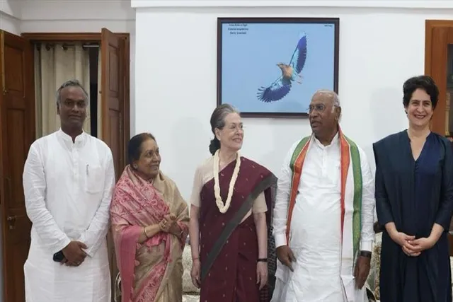 মল্লিকার্জুন খাড়গেকে অভিনন্দন জানালেন সোনিয়া গান্ধী