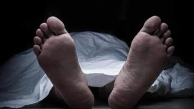 পার্কস্ট্রীটে অস্বাভাবিক মৃত্যু শিক্ষকের