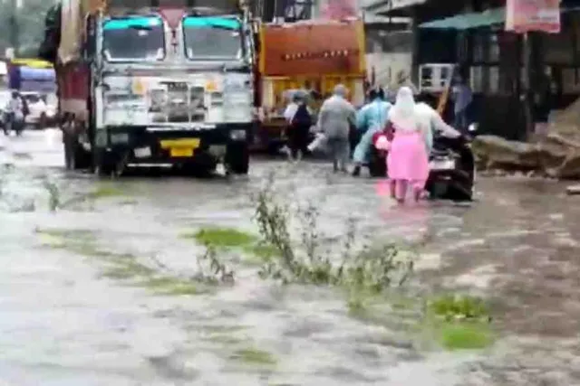 জলের তলায় হাইওয়ে, যানজট