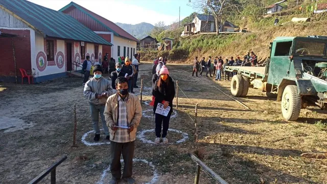 শান্তিপূর্ণভাবেই চলছে ভোটগ্রহণ