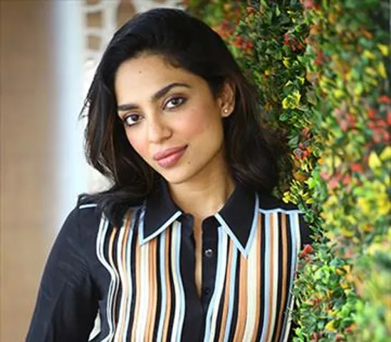 যুক্তরাজ্যে নতুন ছবির শুটিং শুরু করবেন শোভিতা ধুলিপালা