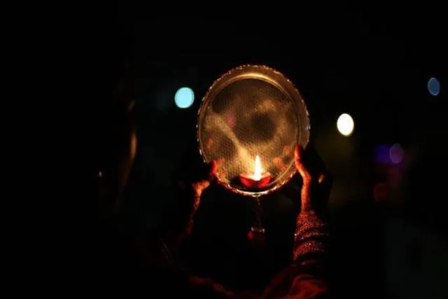 Karwa Chauth 2022: জেনে নিন করবা চৌথের তারিখ এবং শুভ মুহূর্ত