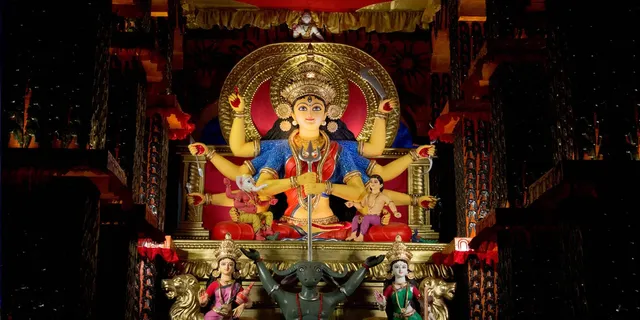 মায়ের হাত ধরে 'উন্মোচন' হিন্দুস্থান পার্ক সার্বজনীনের