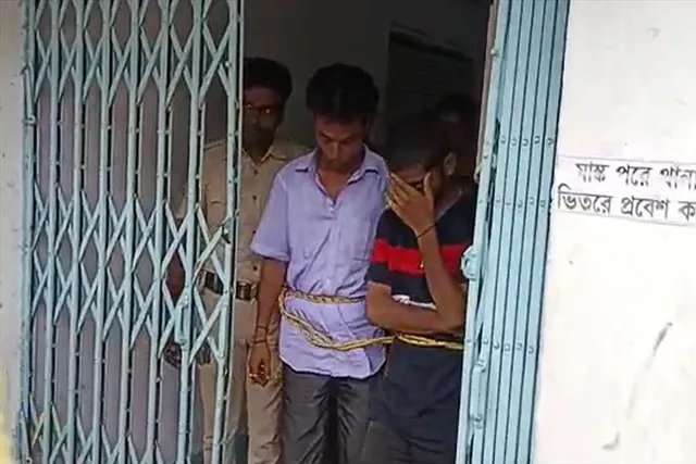 জিএসটি আধিকারিকের পরিচয় দিয়ে টাকা আদায়, দুর্গাপুরে আটক ২