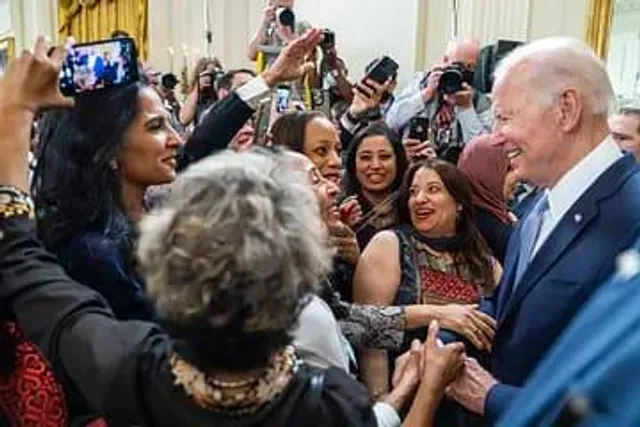 'বিশ্বজুড়ে সহিংসতায়  মুসলমানদের টার্গেট করা হচ্ছে'-জো বাইডেন