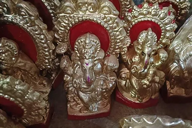 নবান্ন উৎসবের লক্ষ্মী-গণেশ তৈরির ব্যস্ততা কুমোর পাড়ায়
