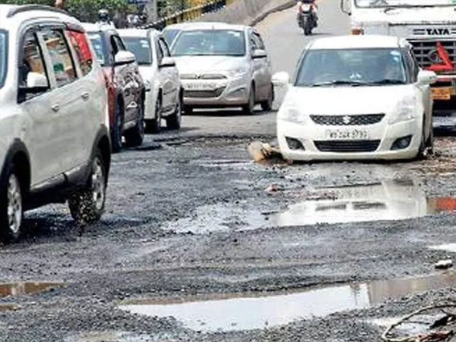 বিপজ্জনক বেলঘরিয়া এক্সপ্রেস
