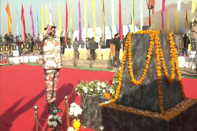পুলওয়ামা হামলায় শহীদদের প্রতি শ্রদ্ধা জানালো ভারতীয় সেনা