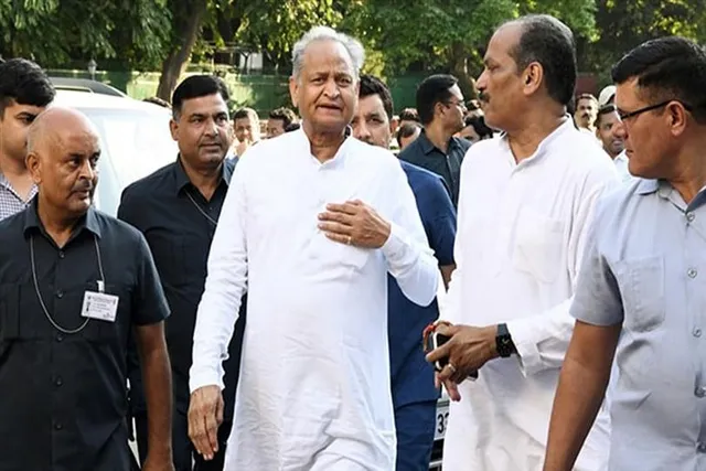 এখনই পদত্যাগ করছেন না গেহলট