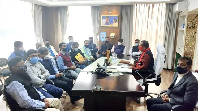 সুরজিতের পাশে রাজ্য সরকার