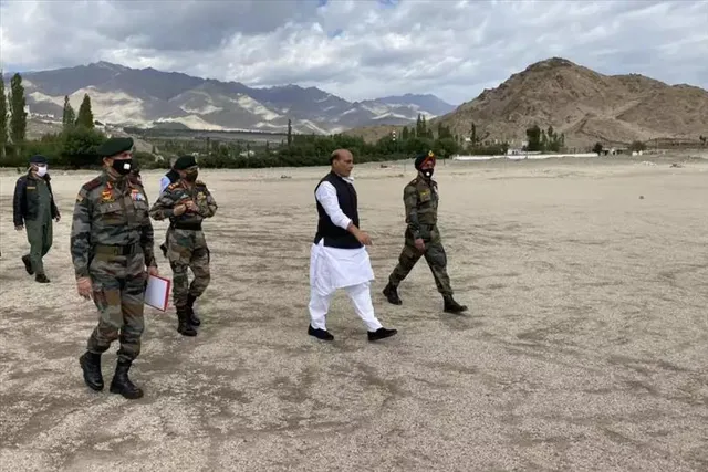 লাদাখে ভয়াবহ দুর্ঘটনা, টুইট করলেন রাজনাথ সিং