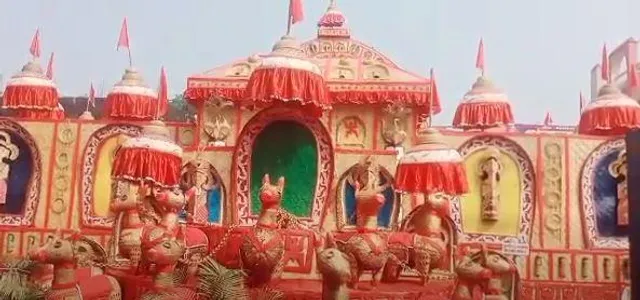 ডেবরা বাজার সার্বজনীনে এবারে থিমের ছোঁয়া