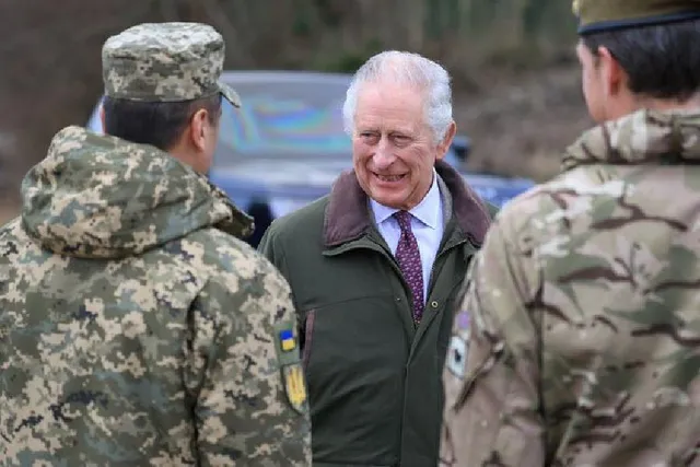 ইউক্রেনীয় সেনাদের সঙ্গে সাক্ষাৎ করলেন রাজা তৃতীয় চার্লস