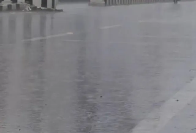 সকাল থেকেই বৃষ্টিতে ভিজছে রাঁচি