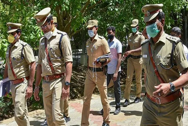 ISIS-এর সঙ্গে যোগ! সন্দেহভাজনদের বাড়িতে চলছে তল্লাশি