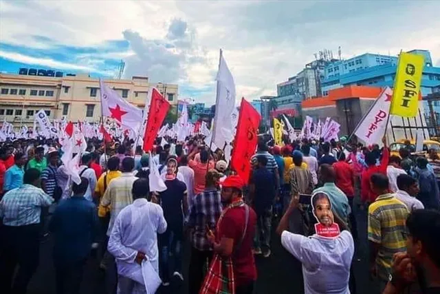 সরানো হল বামেদের মঞ্চ