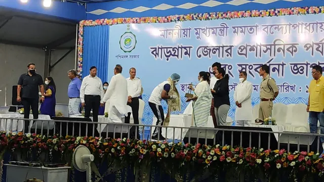 পুলিশকে সোশ্যাল মিডিয়ায় নজর রাখার নির্দেশ দিলেন মুখ্যমন্ত্রী.