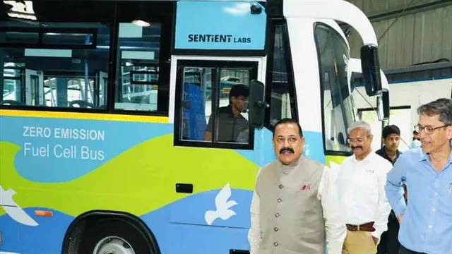 পুনেতে চালু হল যুগান্তকারী হাইড্রোজেন সেল চালিত বাস