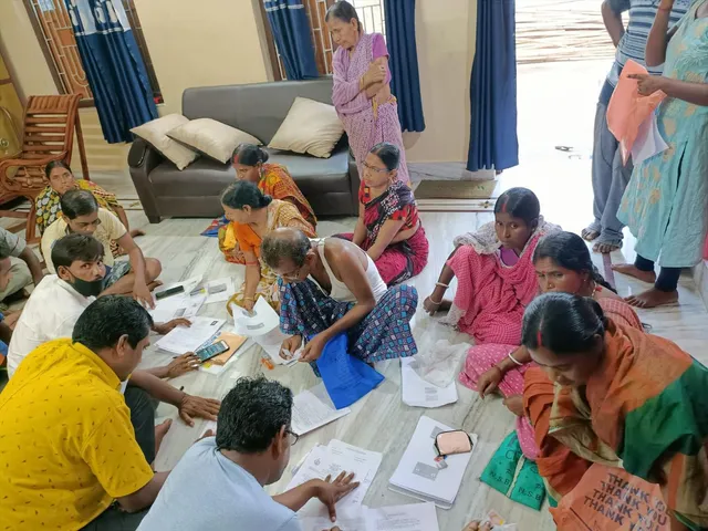 সরকারী প্রকল্পের ফর্ম ফিলাপ ঘিরে রাজনৈতিক বিতর্ক