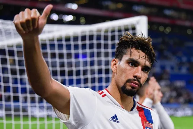 লন্ডনে পৌঁছেছেন লুকাস পাকুয়েতা