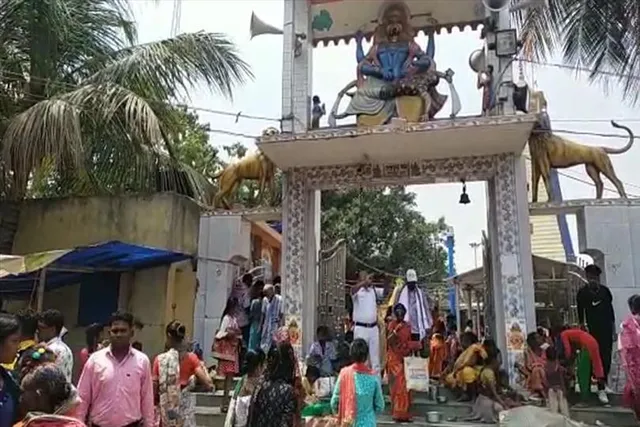 চন্দ্রচূড় পুজো উপলক্ষে চলছে মেলা