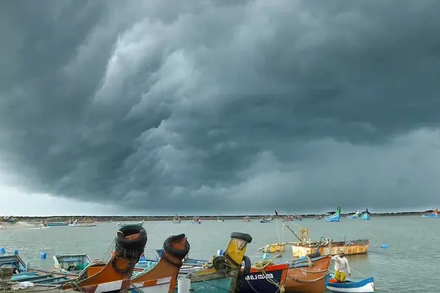 আসছে ঘূর্ণিঝড়, কী জানাচ্ছে আবহাওয়া দফতর?