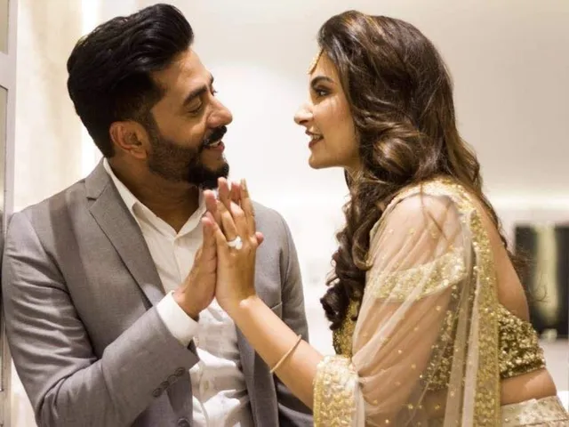 শুভশ্রীর জন্মদিনে আদুরে পোস্ট রাজের!