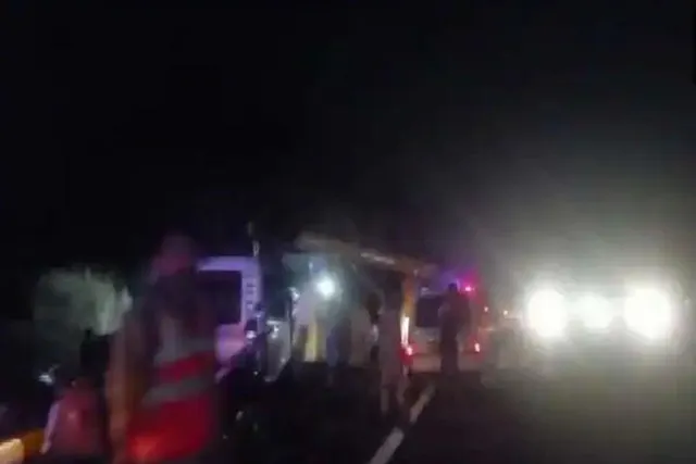 মহারাষ্ট্রে পথ দুর্ঘটনায় বাড়ল মৃতের সংখ্যা