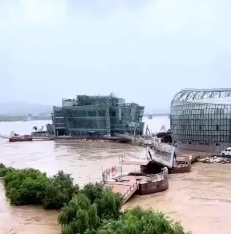 রেকর্ড বৃষ্টির পর দক্ষিণ কোরিয়ার সিউলে মারাত্মক ক্ষতি, ২,৬৮২টি ভবন ক্ষতিগ্রস্ত দেখুন সেই ভিডিও