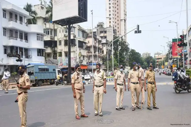 শিন্ডে গোষ্ঠীর শিবসেনা বিধায়কের আপত্তিকর ভিডিও ভাইরাল, আটক ২