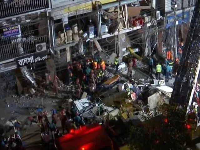 ঢাকায় বহুতল ভবনে বিস্ফোরণে নিহত ১৬, আহত শতাধিক
