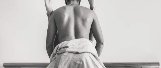 কীভাবে ট্রাই করবেন ‘দ্য হুক’ পজিশন?