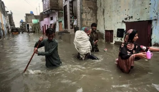 পাকিস্তানে বৃষ্টি-সম্পর্কিত ঘটনায় আরও ৮ জনের মৃত্যু