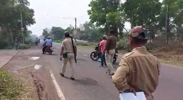 পুরসভা নির্বাচনের আগে তল্লাশি অভিযান পুলিশের