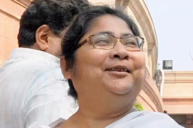 'দিদি'র লেখা চিঠি নিয়ে কী বললেন দোলা?