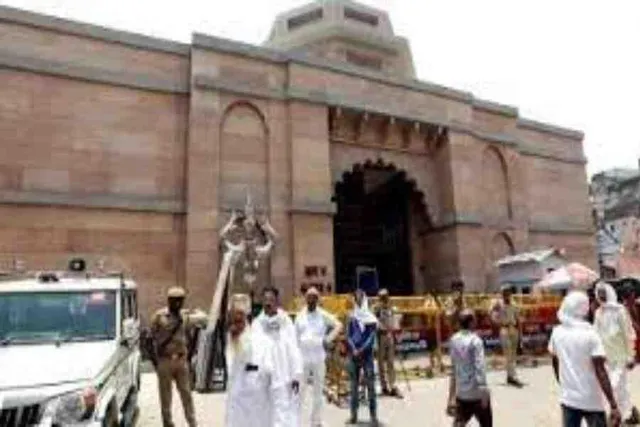 জ্ঞানভাপি মামলা, মুসলিম পক্ষের আবেদন প্রত্যাখ্যান