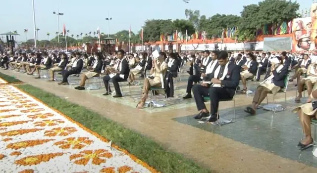 রেড ফোর্টে স্বাধীনতা দিবসের অনুষ্ঠানে উপস্থিত টোকিও অলিম্পিকের চ্যাম্পিয়ন অ্যাথলিটরা