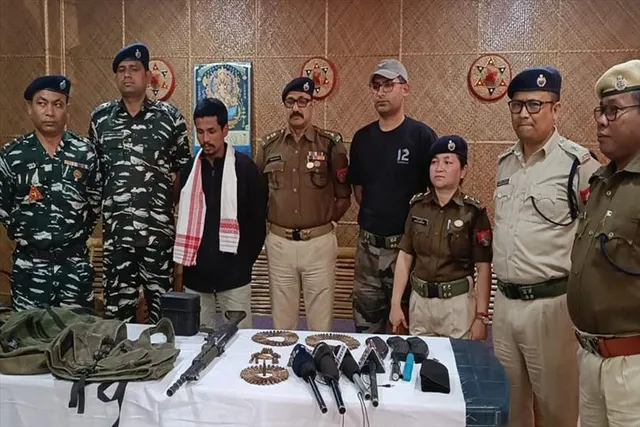 পুলিশের কাছে নিজেই আত্মসমর্পণ করল জঙ্গি!