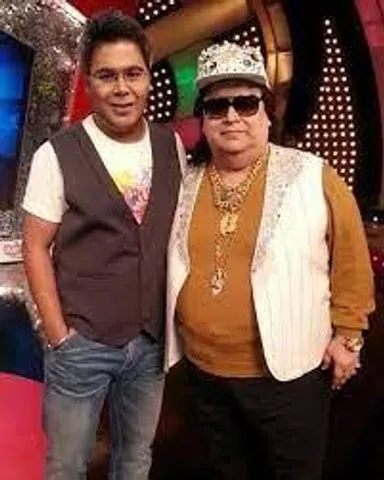 সোনা চেনালেন মীর