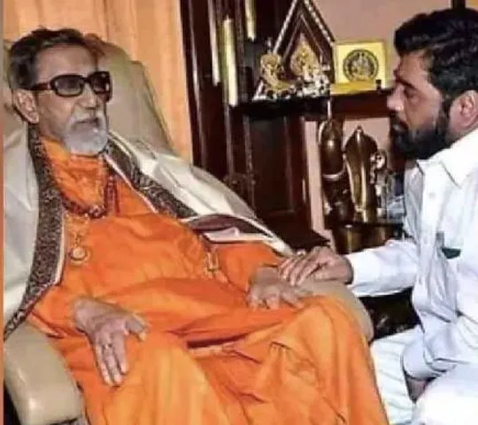 মুখ্যমন্ত্রী পদে শপথ নেওয়ার পরেই বালাসাহেবের সঙ্গে ছবি টুইট শিন্ডের