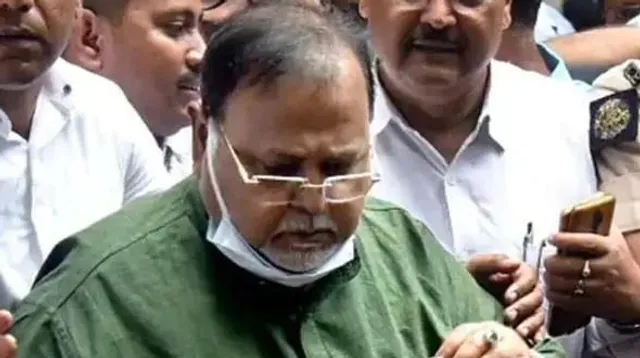 রাতে চোখে ঘুম নেই পার্থর, সিবিআই হেফাজতে কেমন কাটল পার্থর প্রথম রাত?