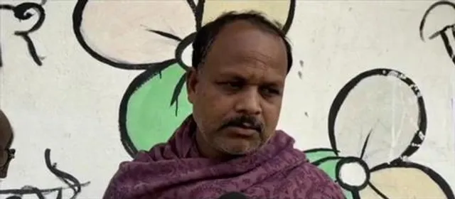 তৃণমূলের দলীয় কার্য্যালয় থেকে রেশন সামগ্রী বন্টনে বিতর্ক