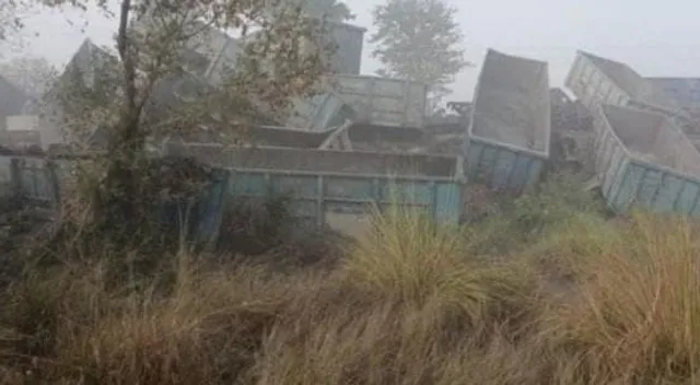 মালগাড়ির ১২টি বগি লাইনচ্যুত