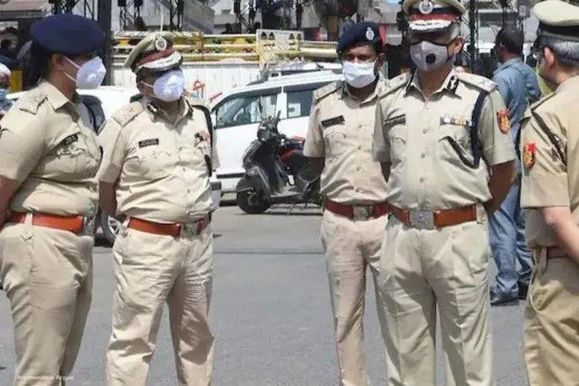 ডেলিভারি দিতে গিয়ে বিপাকে দুই ডেলিভারি বয়, শারীরিক লাঞ্ছনা