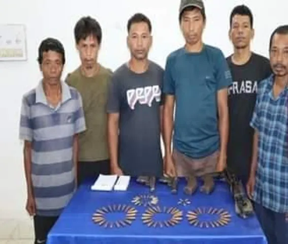 আত্মসমর্পণ করলো ৬ জঙ্গি