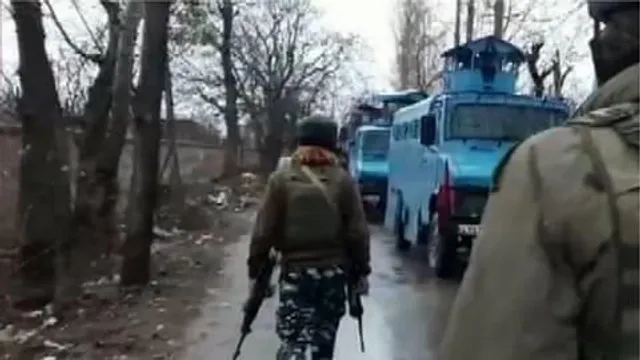 কাশ্মীর থেকে সাধারণ নাগরিকদের সরিয়ে ফেলার সিদ্ধান্ত সেনাবাহিনীর